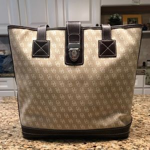 NWT Dooney & Bourke Medium Shopper